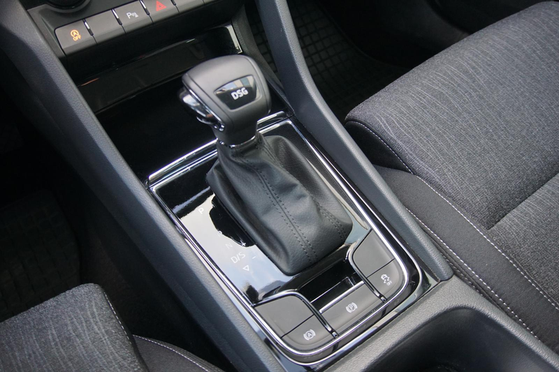 Skoda Karoq 1.5TSI Style DSG Navi AHK Kamera ACC 1.Hd* — photo 19