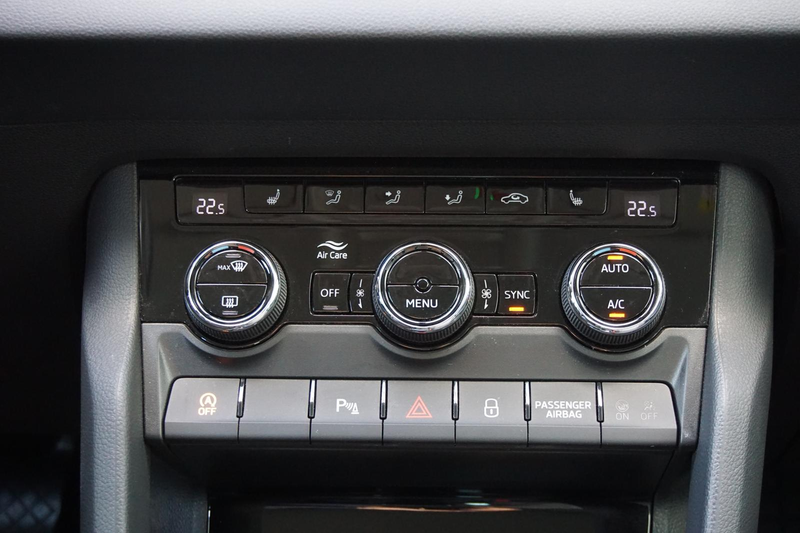 Skoda Karoq 1.5TSI Style DSG Navi AHK Kamera ACC 1.Hd* — photo 15