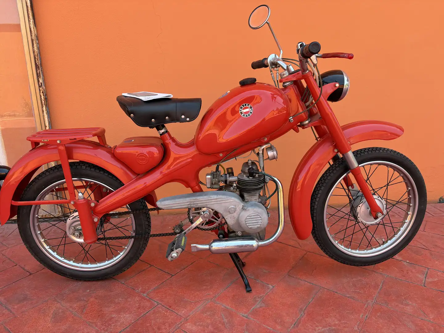 Motom 48 Rojo - 2