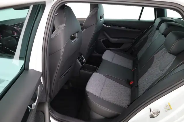 Skoda Octavia view 11