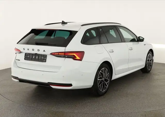 Skoda Octavia view 2