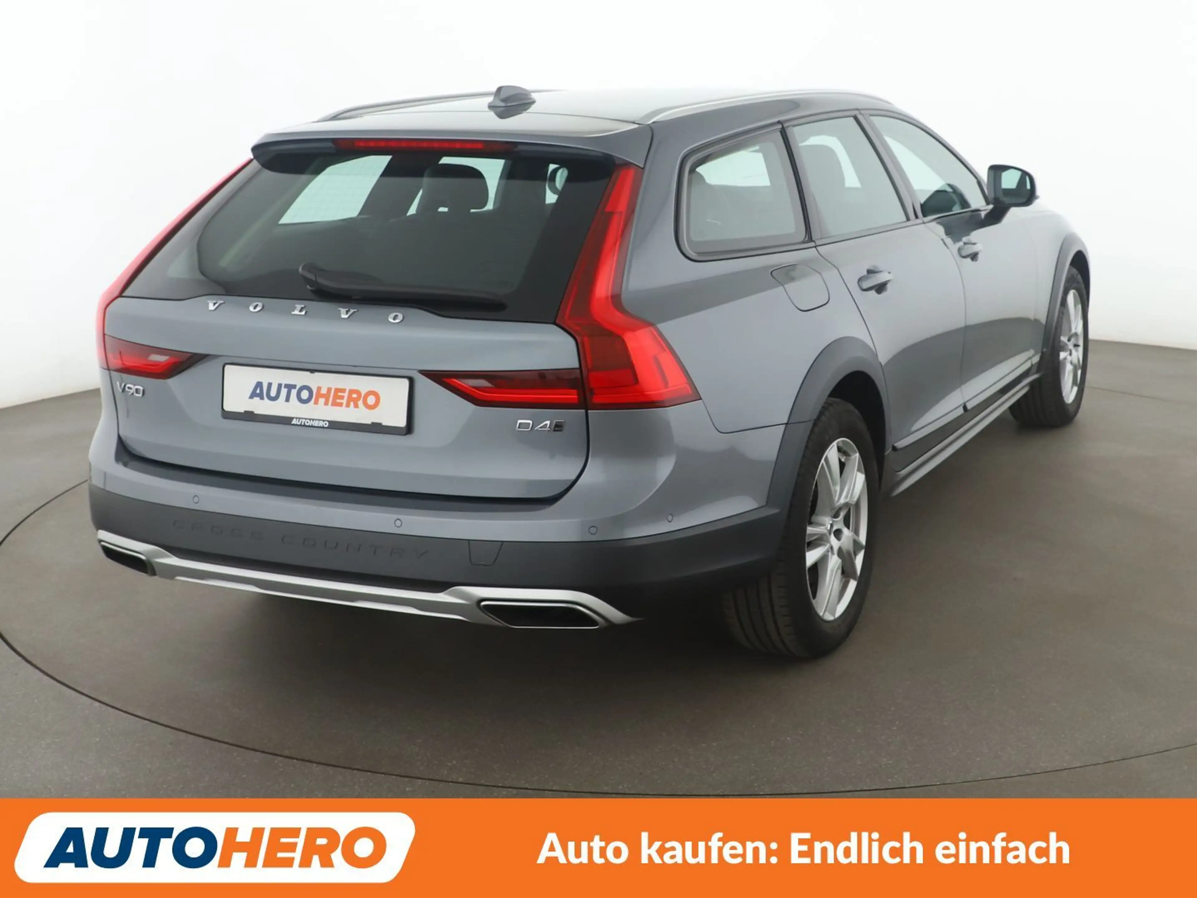 Volvo V90 Cross Country 2.0 D4 AWD Aut.*360CAM*B&W*ACC*LED*NAVI*PDC* — photo 6