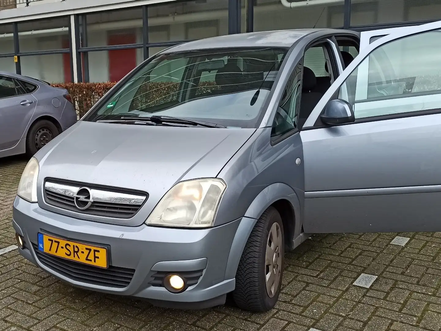 Opel Meriva 1.6 16V Grijs - 1