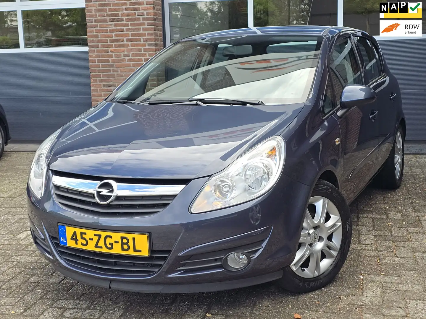 Opel Corsa 1.4-16V Enjoy Automaat |Nap |Cruise |Airco Šedá - 1