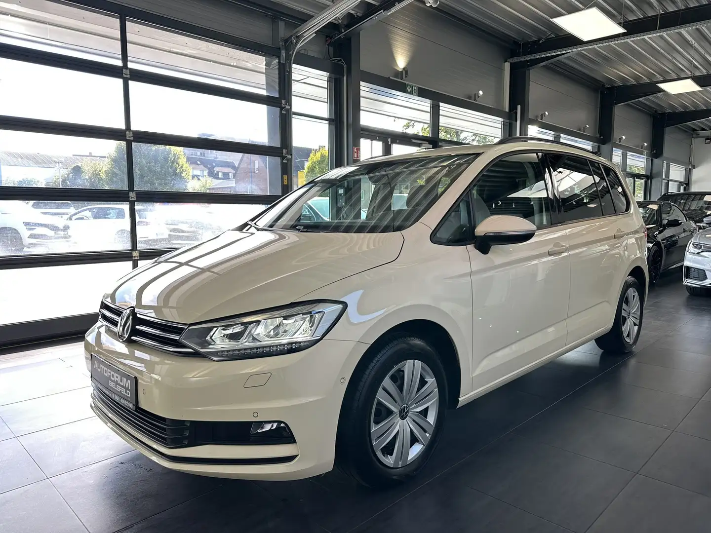 Volkswagen Touran 2.0 TDI DSG|7-Sitzer|LED|Navi|Totwinkel Beige - 2