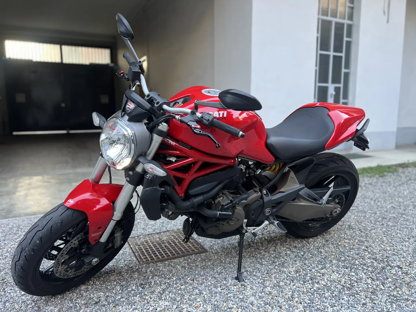 Ducati Monster 821 Ducati Monster 821 ABS MY15 Rosso - 2