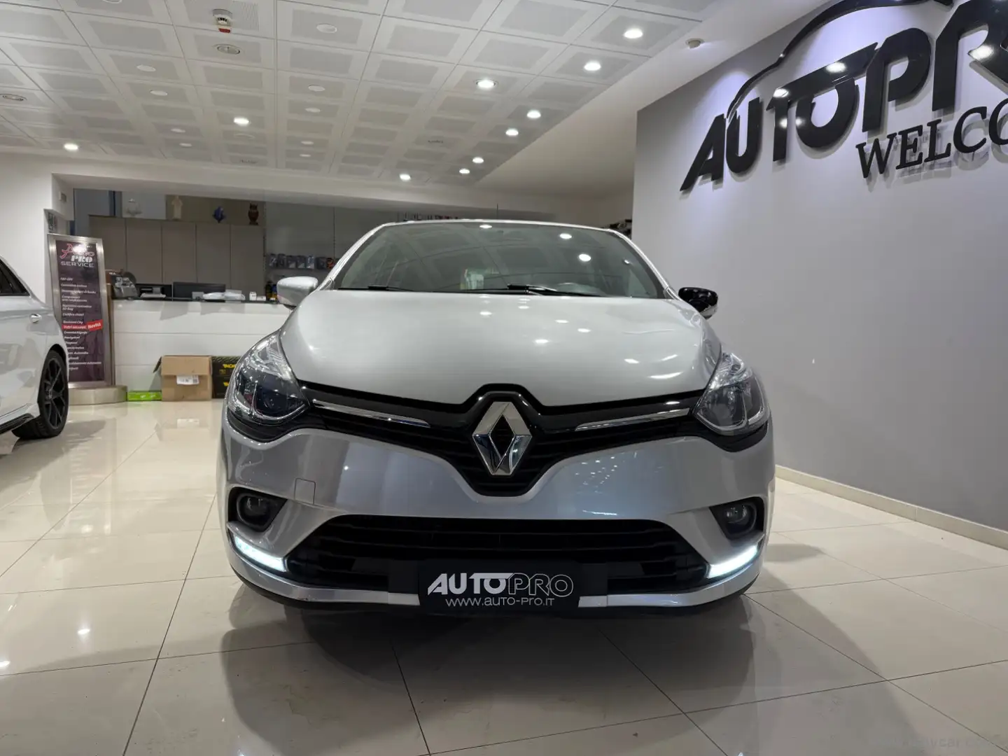 Renault Clio TCe 12V 75 CV 5p. Generation Grigio - 1