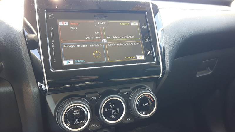 Suzuki Swift 1,2 Comfort+ HYBRID — photo 11