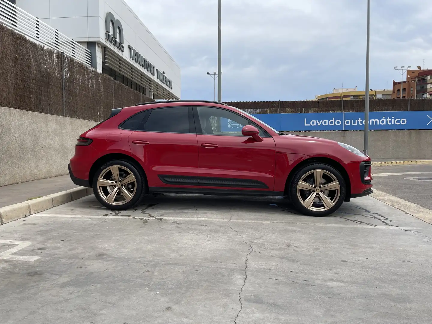 Porsche Macan Carmine Red - 1