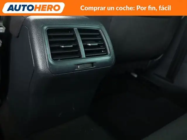 Volkswagen Golf view 30