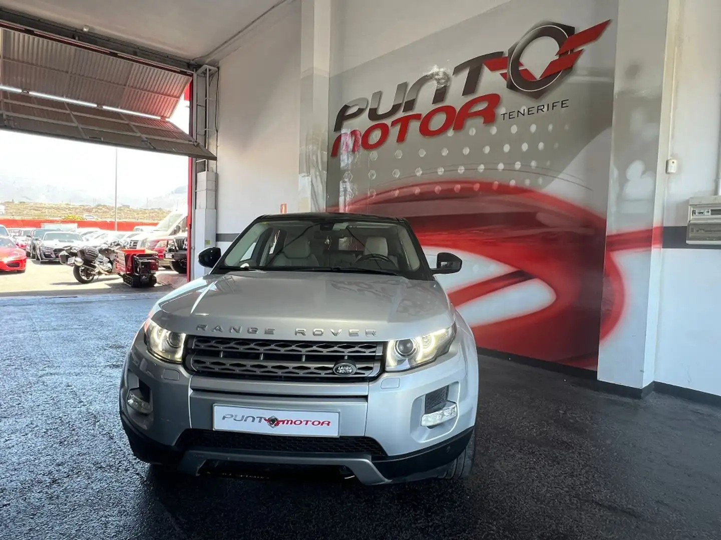 Land Rover Range Rover Evoque 2.2L TD4 Pure Tech 4x4 Aut. Gris - 2