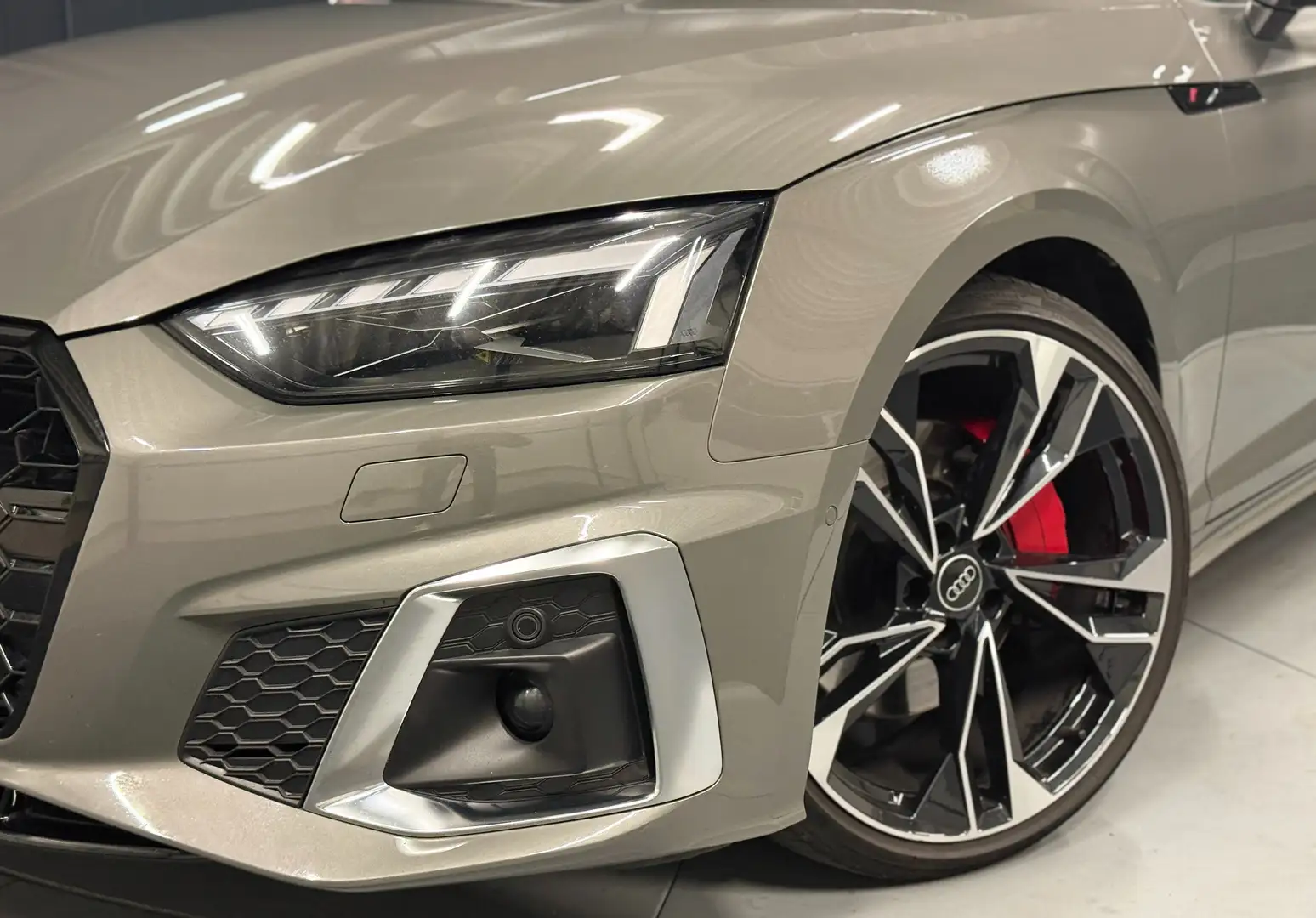 Audi A5 Cabrio 45 TFSI quattro Competition Edition plus Grau - 2