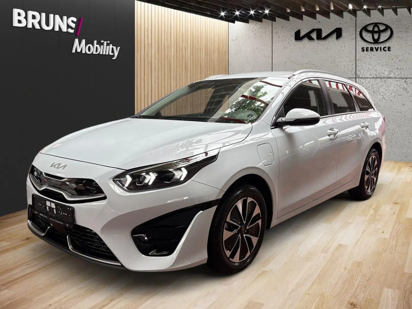 Kia Ceed SW / cee'd SW 1.6 Plug-in Hybrid Vision Komf. Weiß - 2