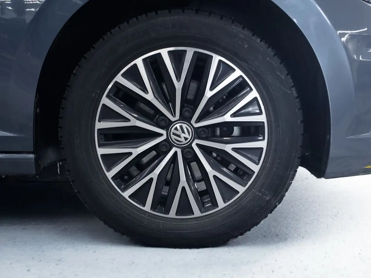Volkswagen Jetta снимка Volkswagen Jetta