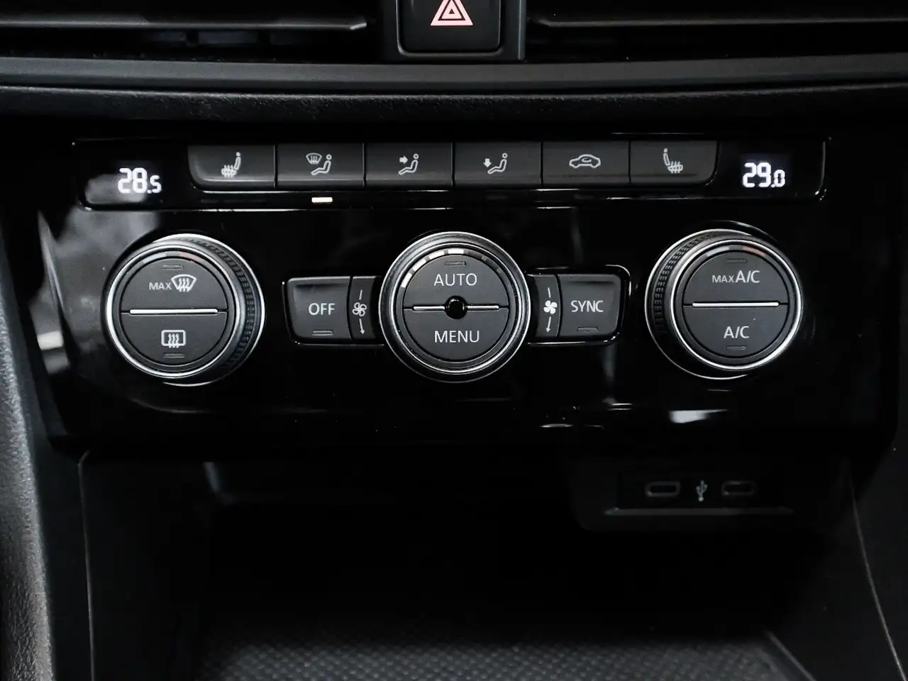 Volkswagen Jetta снимка Volkswagen Jetta