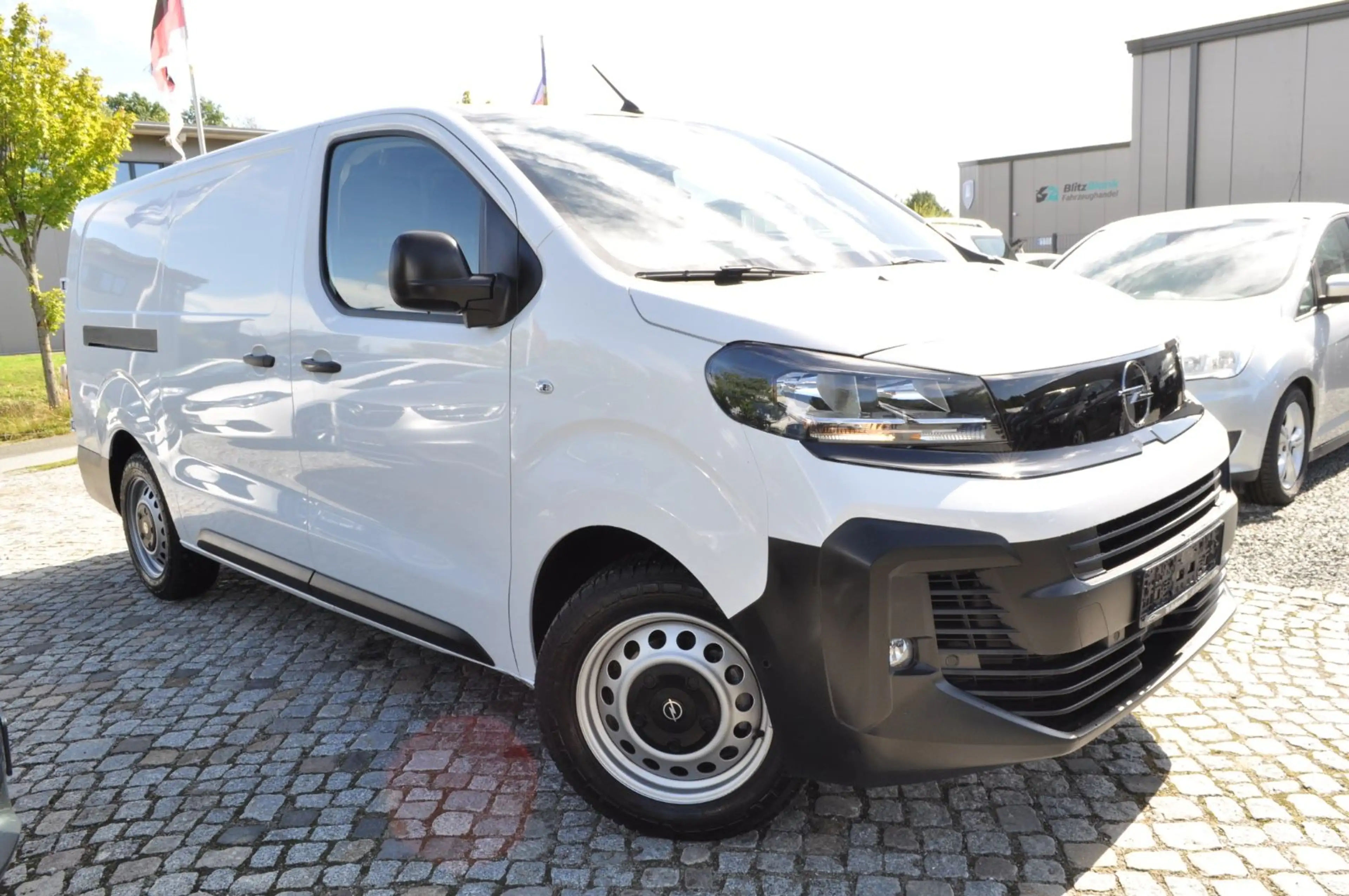 Opel Vivaro Kasten Basis XL /TÜV/AU NEU/SHZ/PDC/KLIMA — photo 3