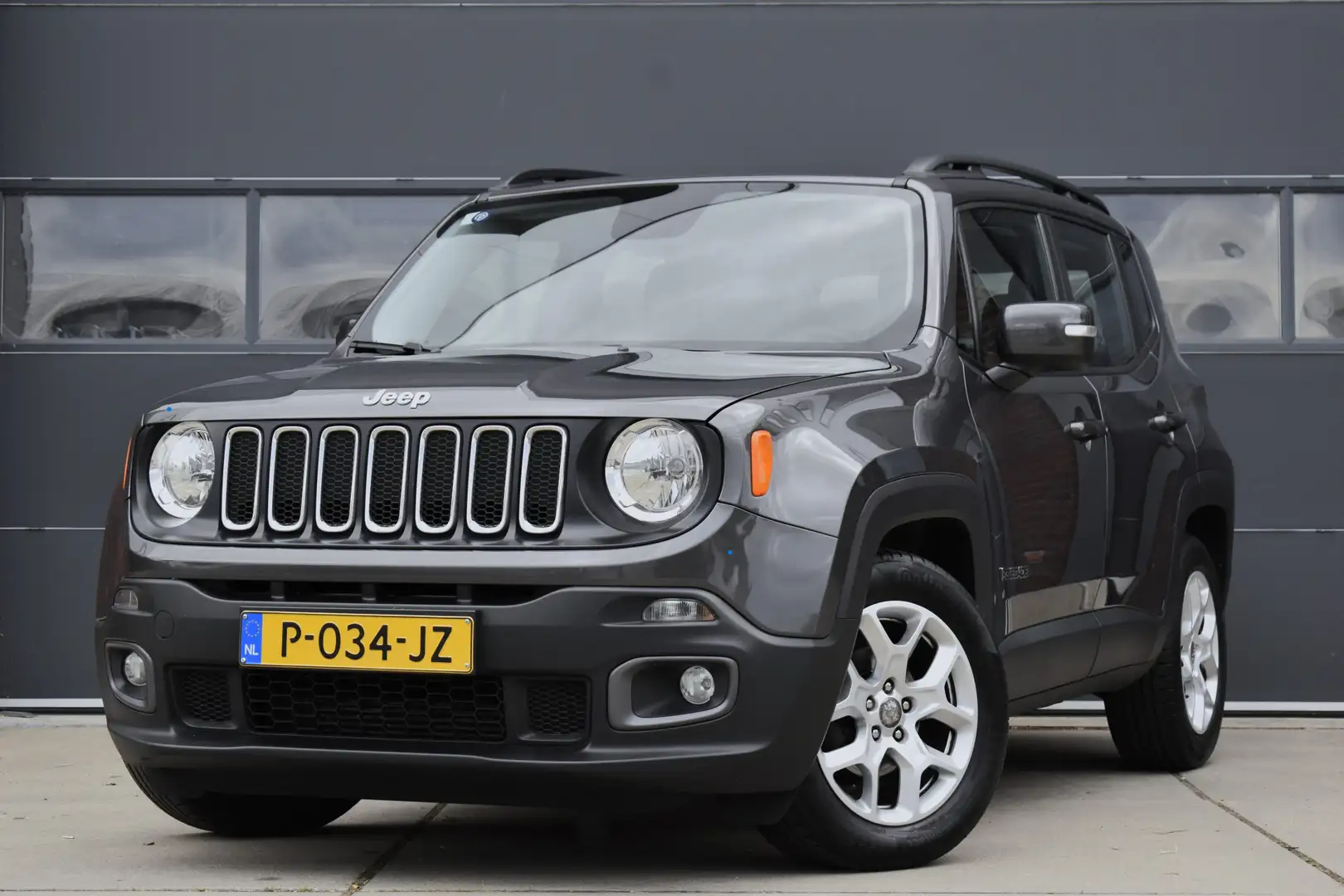 Jeep Renegade 1.4 MultiAir Longitude Automaat Navi - Cruise - Cl Grijs - 1