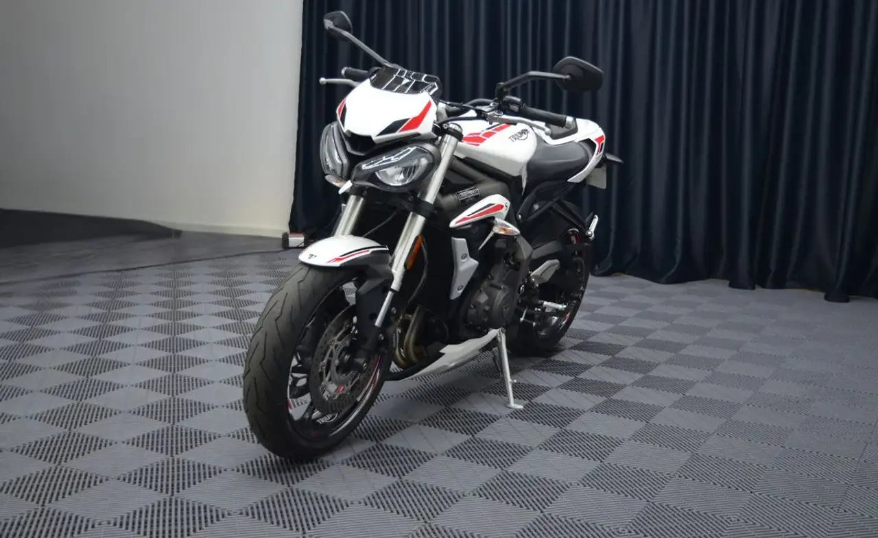 Triumph Street Triple S