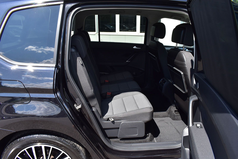 Volkswagen Touran 1,5TSI IQ.LIGHT+ACC+Kamera+7Sitzer+17"Alu — photo 12