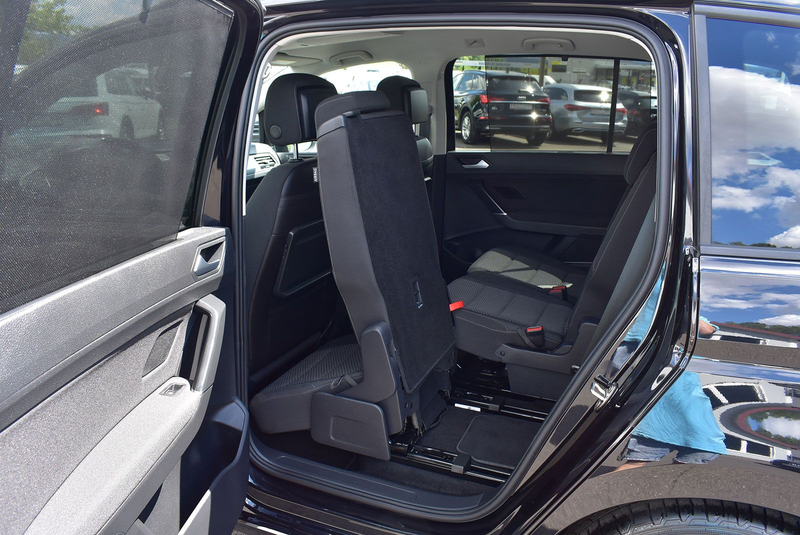Volkswagen Touran 1,5TSI IQ.LIGHT+ACC+Kamera+7Sitzer+17"Alu — photo 9