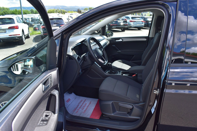 Volkswagen Touran 1,5TSI IQ.LIGHT+ACC+Kamera+7Sitzer+17"Alu — photo 7
