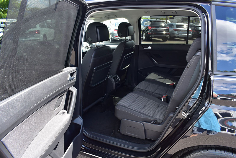 Volkswagen Touran 1,5TSI IQ.LIGHT+ACC+Kamera+7Sitzer+17"Alu — photo 8