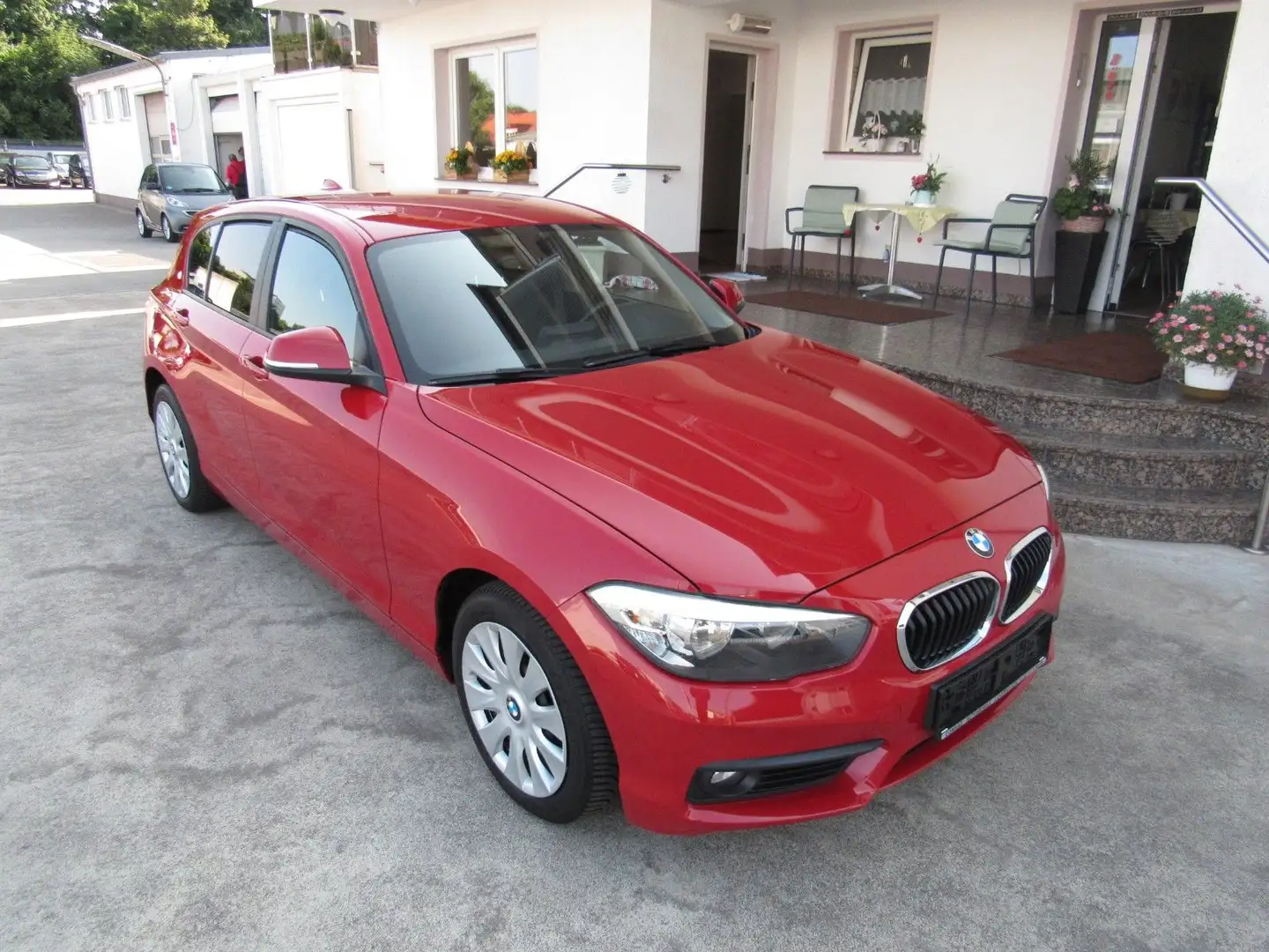 BMW 118 Baureihe,AUTOMATIK,KLIMA,NAVI,SITZHEIZUNG. Rot - 2