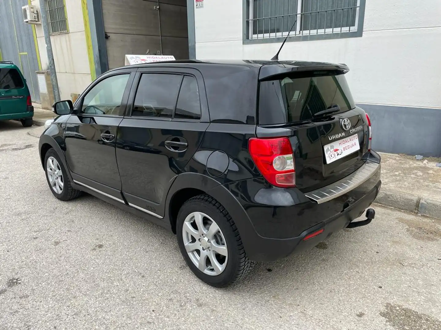 Toyota Urban Cruiser 1.4D-4D Active Zwart - 2