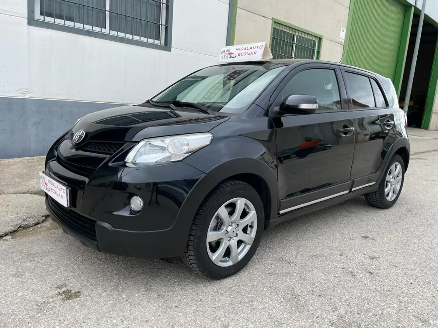 Toyota Urban Cruiser 1.4D-4D Active Zwart - 1
