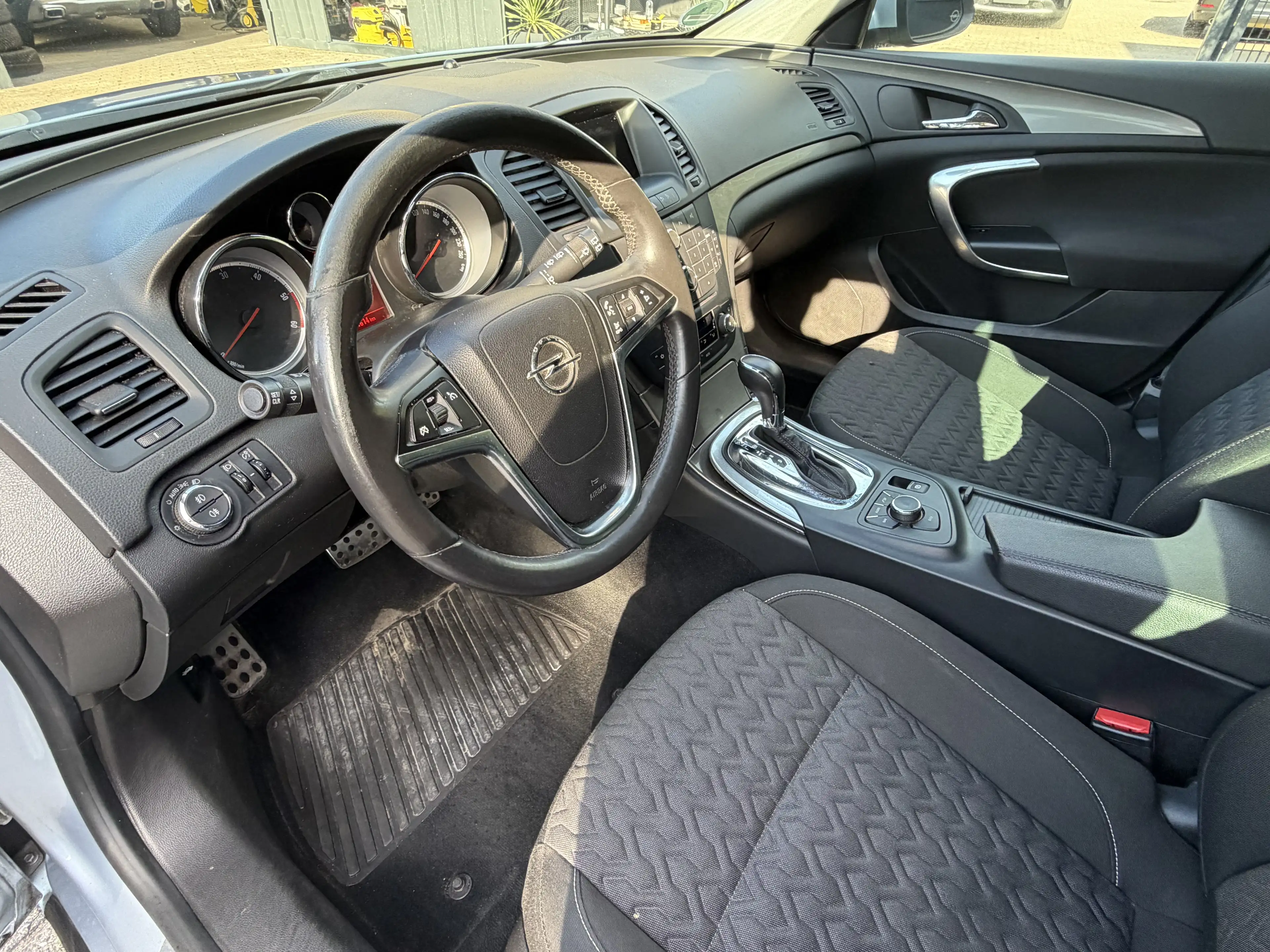Opel Insignia Edition 2.0 CDTI Sports Tourer Automatik Top Gepfl — photo 6