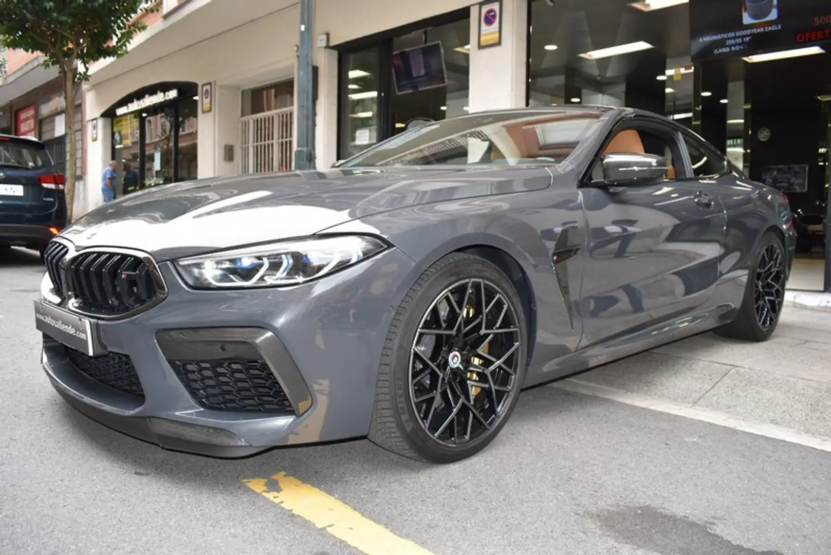 BMW M8 Competition Coupé Gris - 2