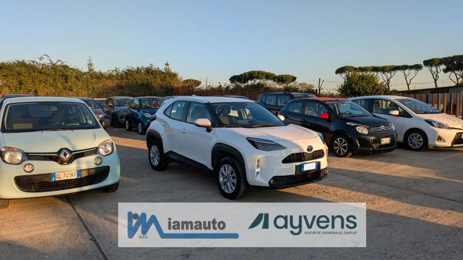 Toyota Yaris Cross BUSINESS HYBRID 1.5cc 116cv FRENATA ATTIVA TELECAM Blanc - 1