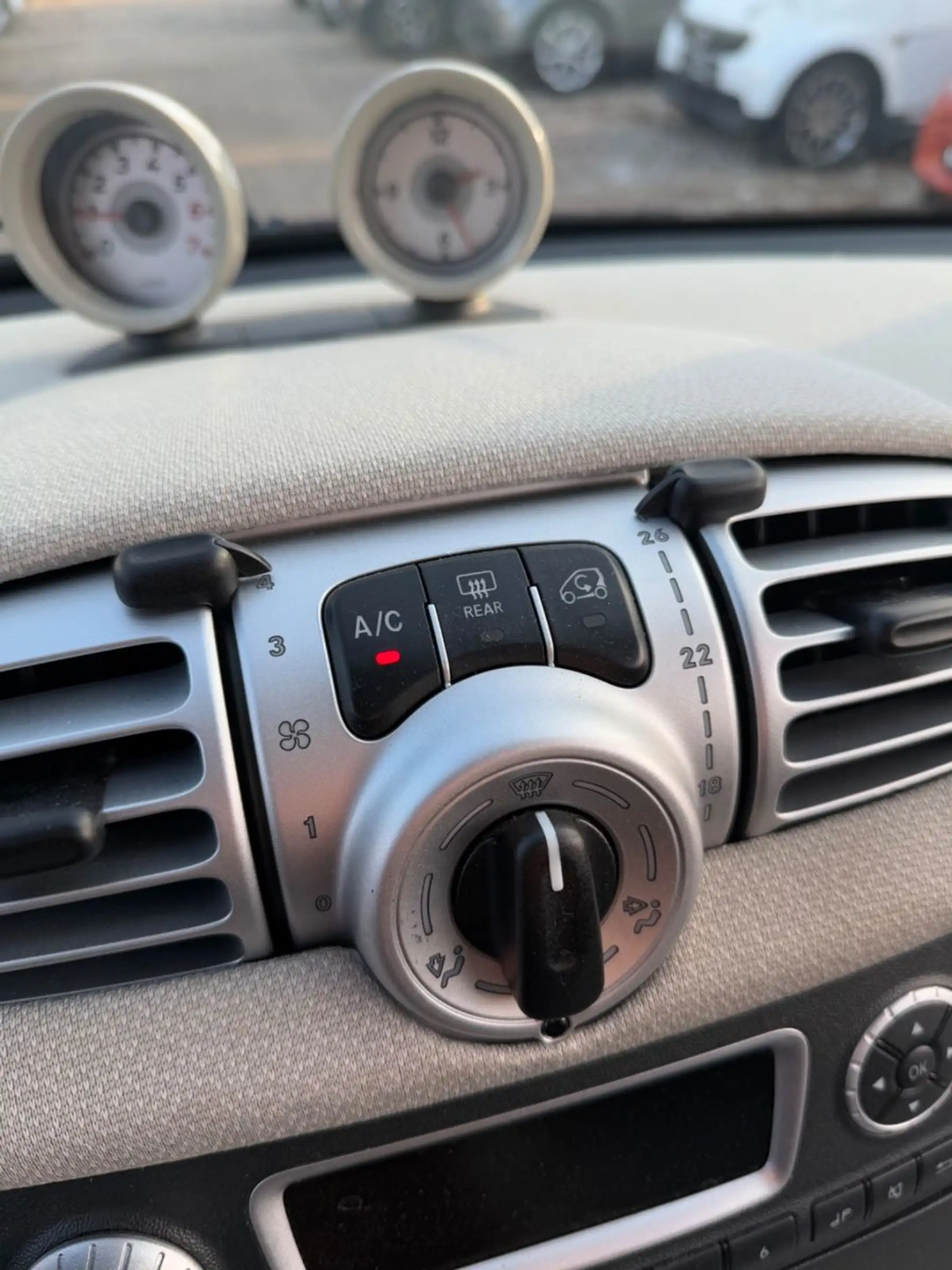 smart forTwo *MHD*SERVO*KLIMA*AUTOMATIK*PANO* — photo 4