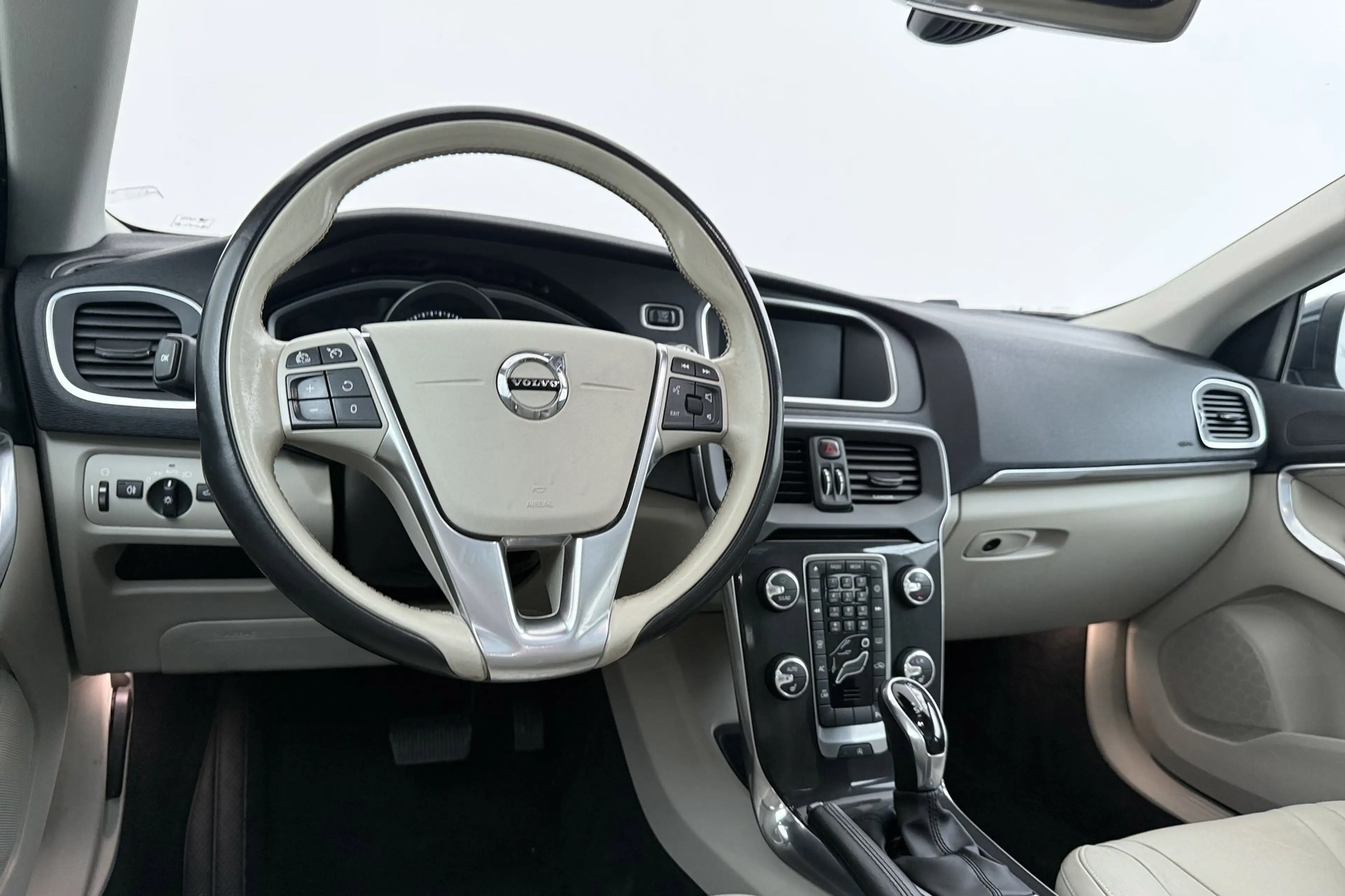 Volvo V40 1.5 T2 Nordic+ | Trekhaak | Panoramadak | Org NL | — photo 20