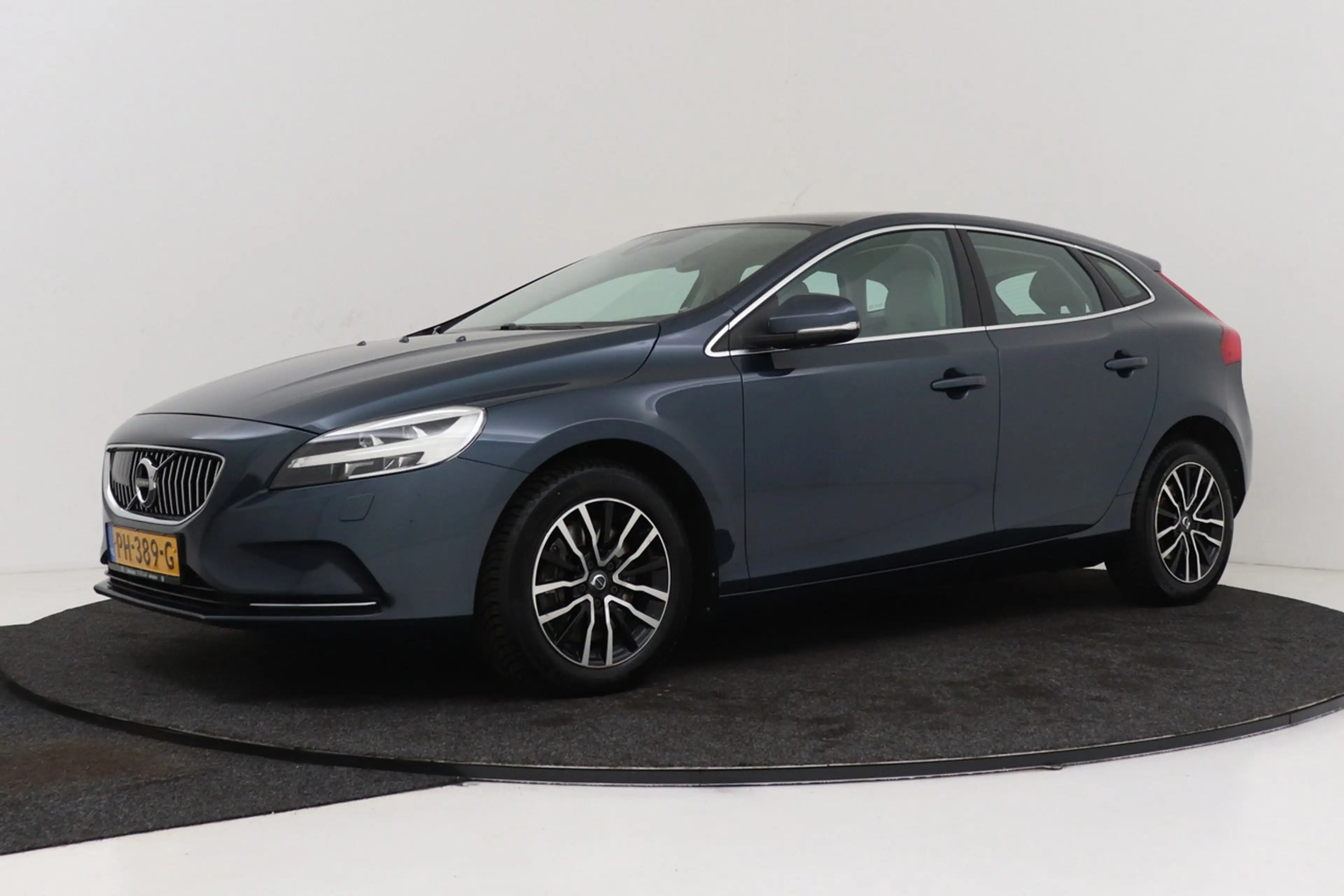Volvo V40 1.5 T2 Nordic+ | Trekhaak | Panoramadak | Org NL | — photo 5