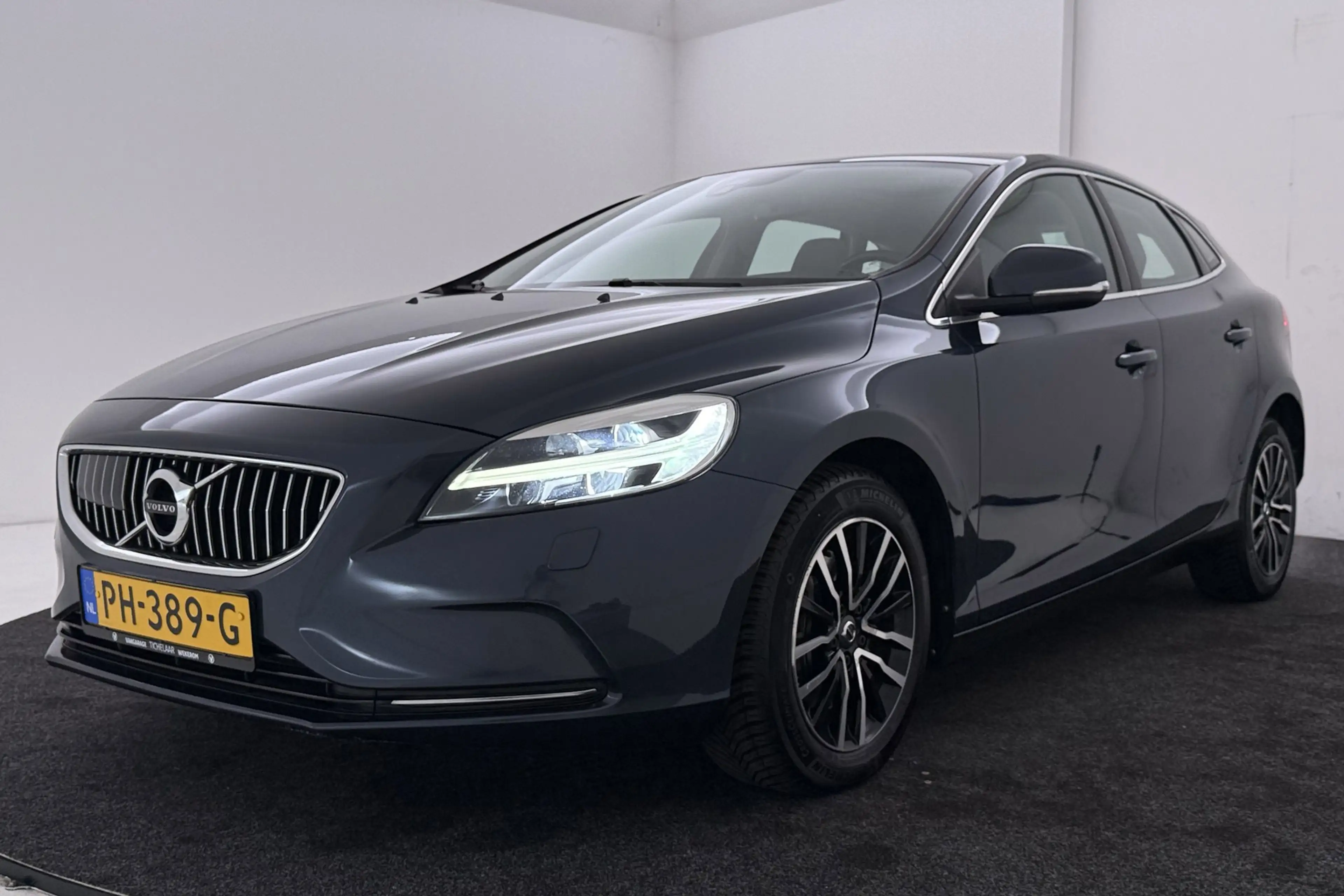 Volvo V40 1.5 T2 Nordic+ | Trekhaak | Panoramadak | Org NL | — photo 36