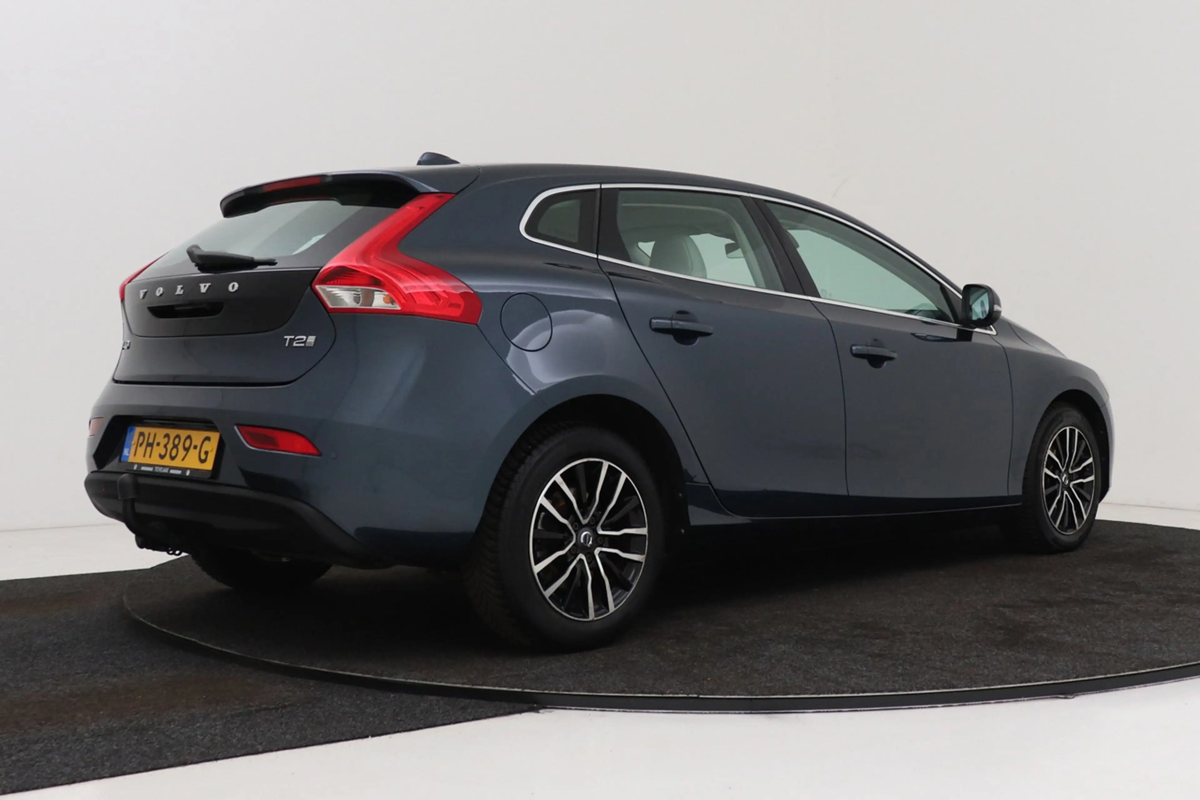 Volvo V40 1.5 T2 Nordic+ | Trekhaak | Panoramadak | Org NL | — photo 2
