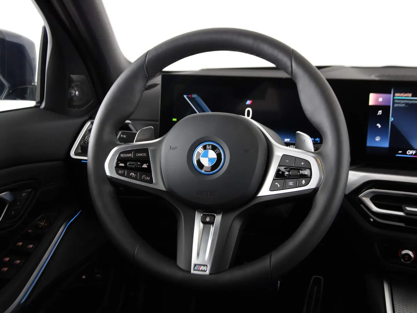 BMW 320 3 Serie 320e M Sport Travel Pack, Innovation Pack Blauw - 2