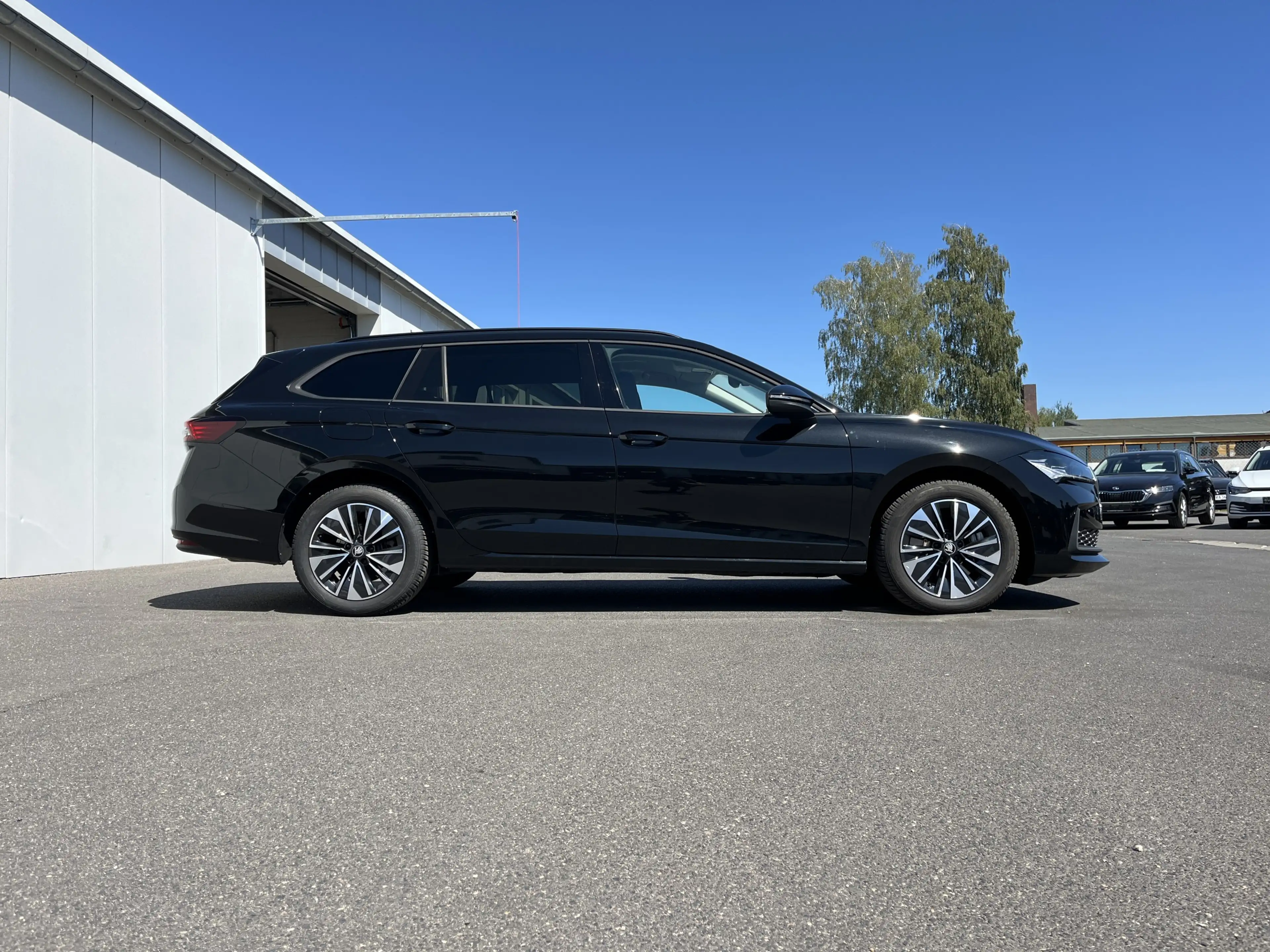 Skoda Superb Combi 2.0 TSI DSG Selection 213€ m.20% Anz. AHK — photo 4