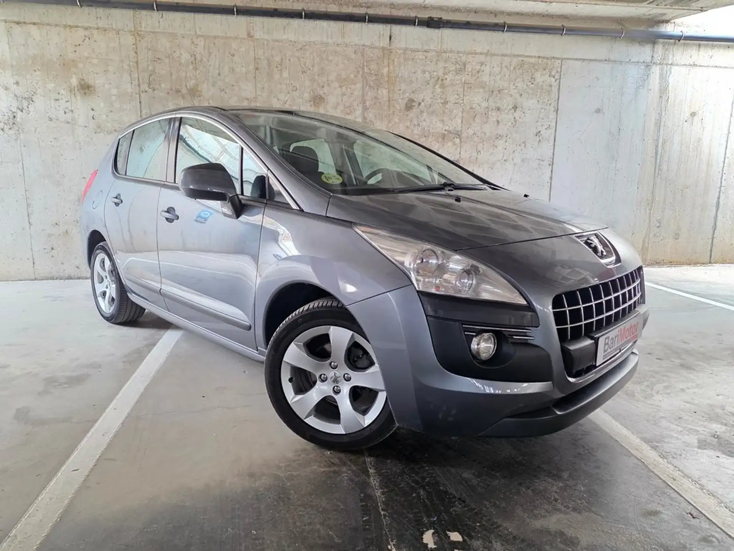 Peugeot 3008 1.6HDI FAP Premium Gris - 2