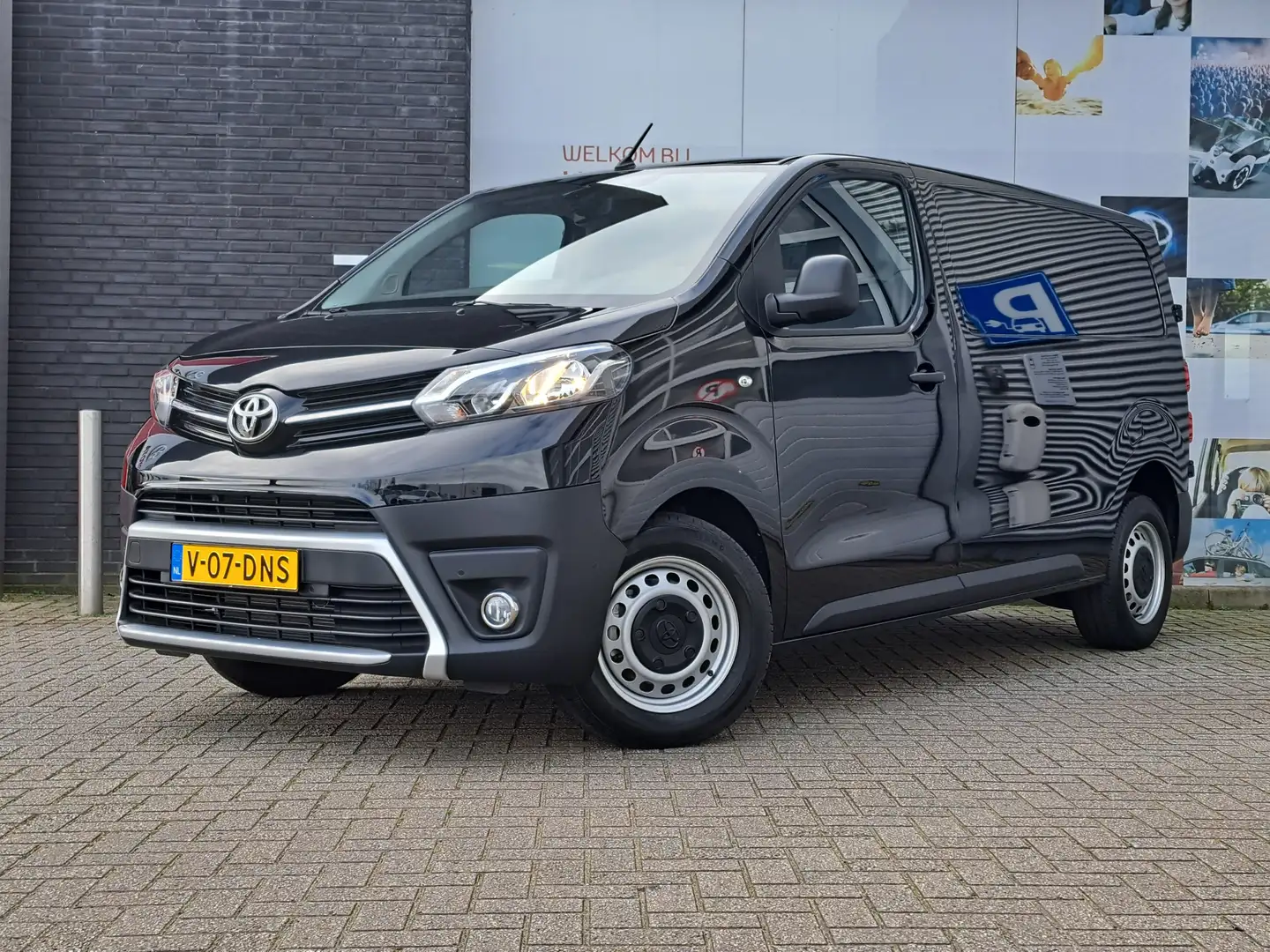 Toyota Proace Worker 2.0 D-4D Live Automaat | NAVIGATIE | ACHTER Zwart - 1