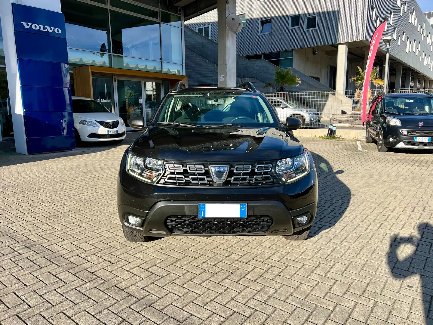 Dacia Duster Duster II 2018 1.5 blue dci Comfort 4x2 s Zwart - 2