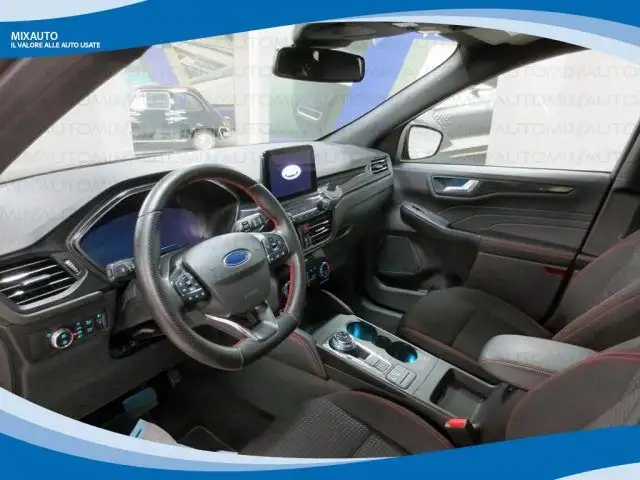 Ford Kuga view 3