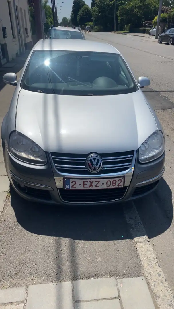 Volkswagen Jetta 1.6 CR TDi Comfortline DPF - 1
