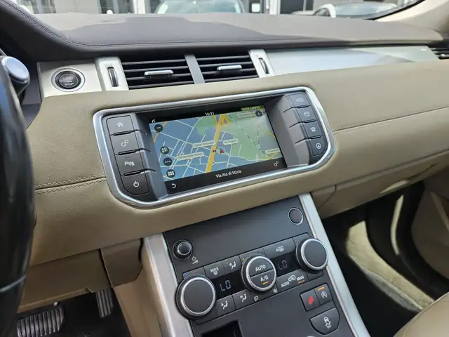 Land Rover Range Rover Evoque view 15