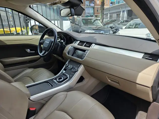 Land Rover Range Rover Evoque view 16