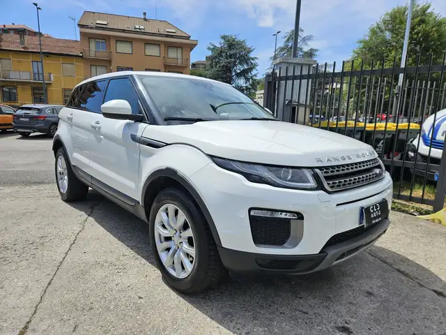 Land Rover Range Rover Evoque view 3