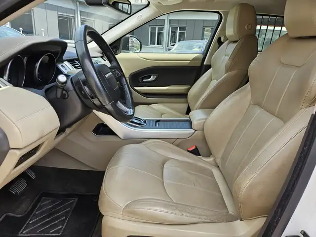Land Rover Range Rover Evoque view 8