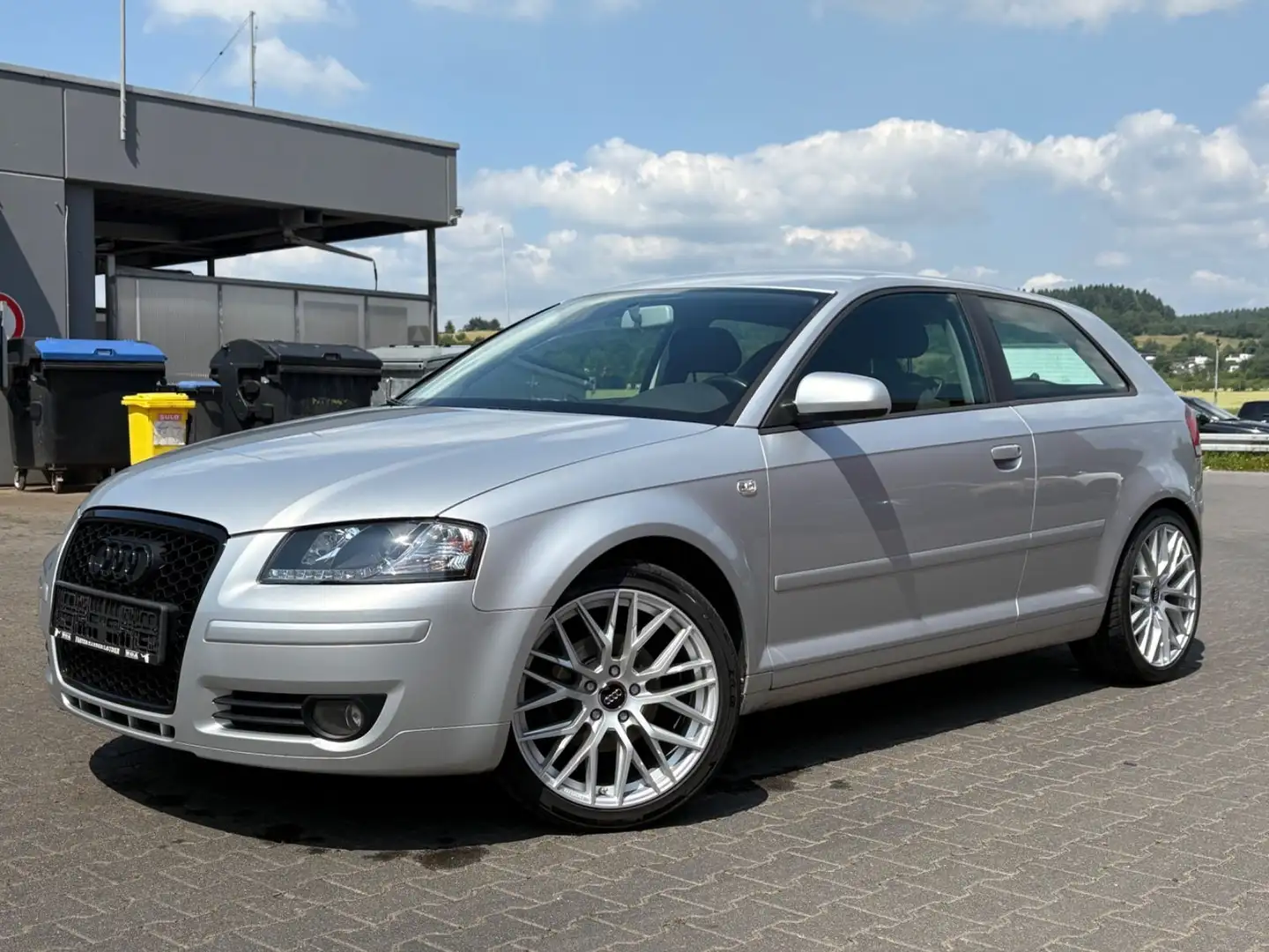 Audi A3 1.6 FSI *TÜV NEU* 18ZOLL Navi Klima PDC Silber - 1