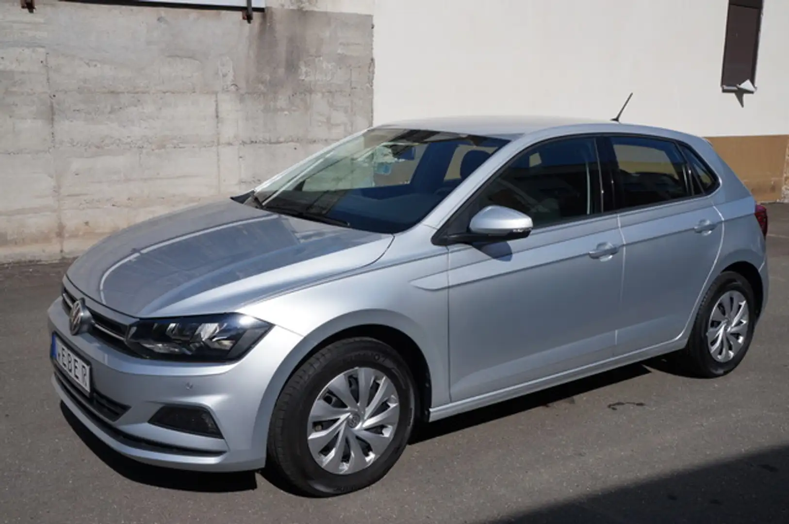 Volkswagen Polo Comfortline DSG  31000 km! Klima! PDC! Silber - 1